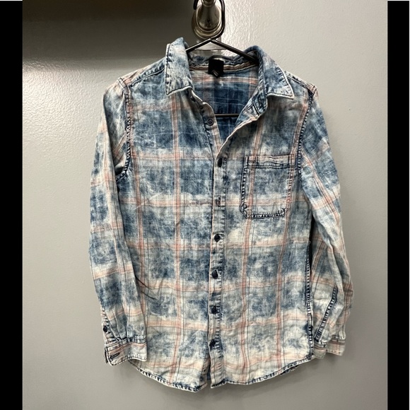 art class Other - Art class button down shirt size large